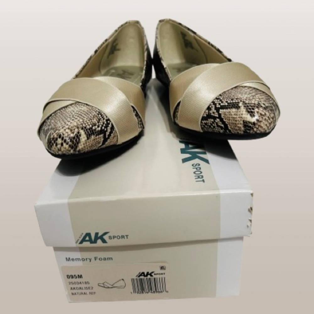 Anne Klein Sport Women’s Oalise Pointed Toe Flats 9.5 M